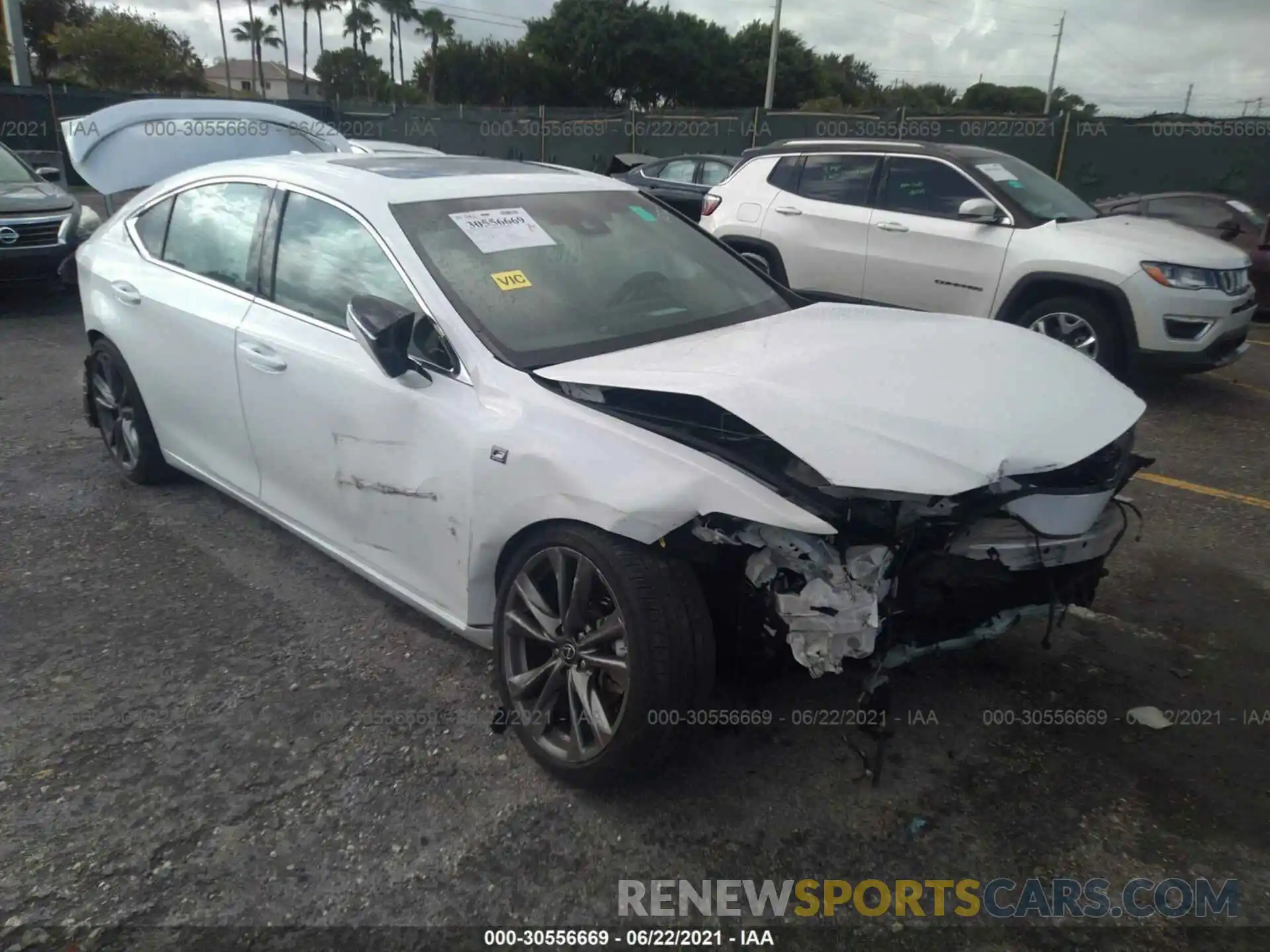 1 Photograph of a damaged car 58ABZ1B12KU041272 LEXUS ES 2019