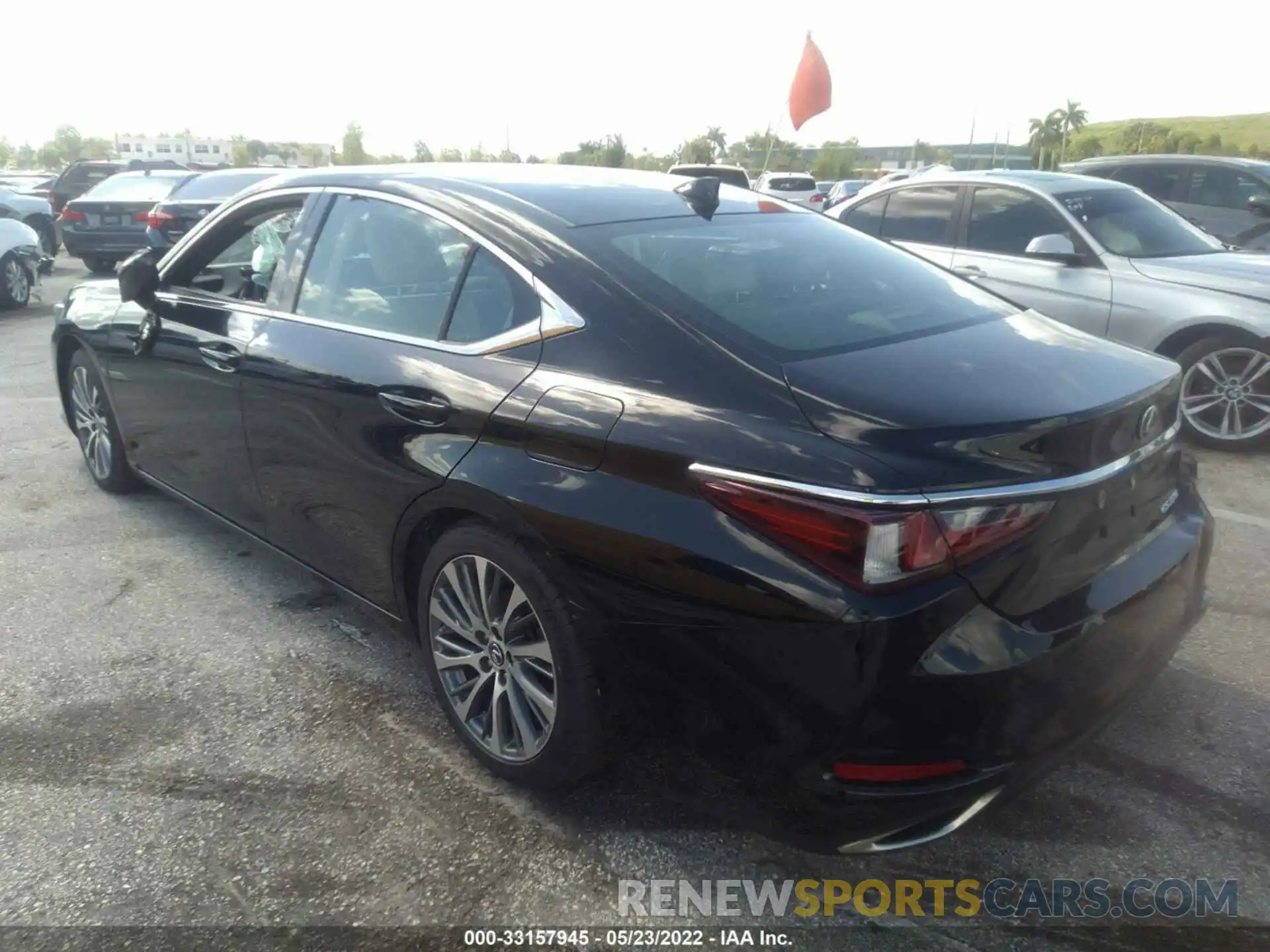 3 Photograph of a damaged car 58ABZ1B12KU045404 LEXUS ES 2019