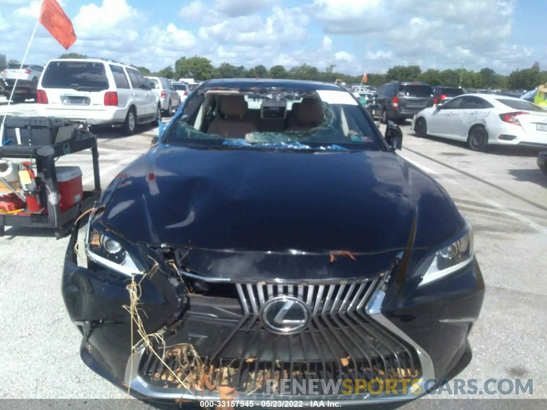 6 Photograph of a damaged car 58ABZ1B12KU045404 LEXUS ES 2019