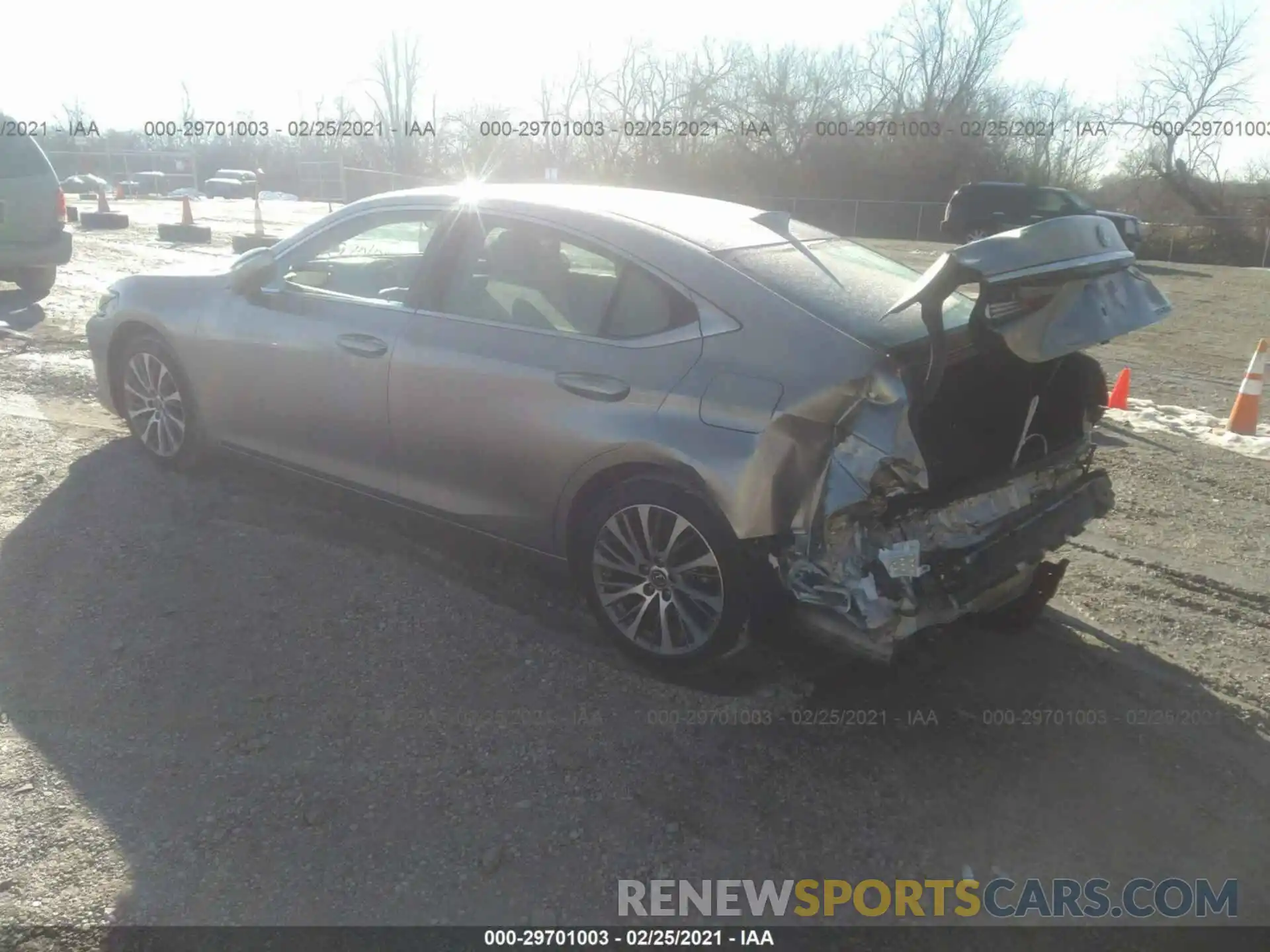 3 Photograph of a damaged car 58ABZ1B12KU045564 LEXUS ES 2019