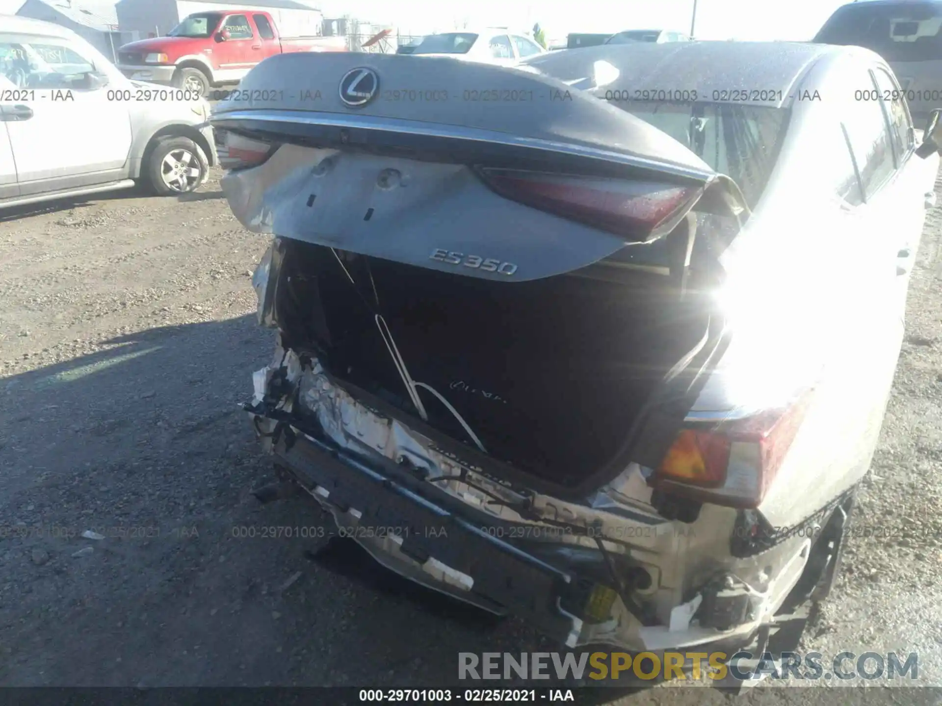 6 Photograph of a damaged car 58ABZ1B12KU045564 LEXUS ES 2019