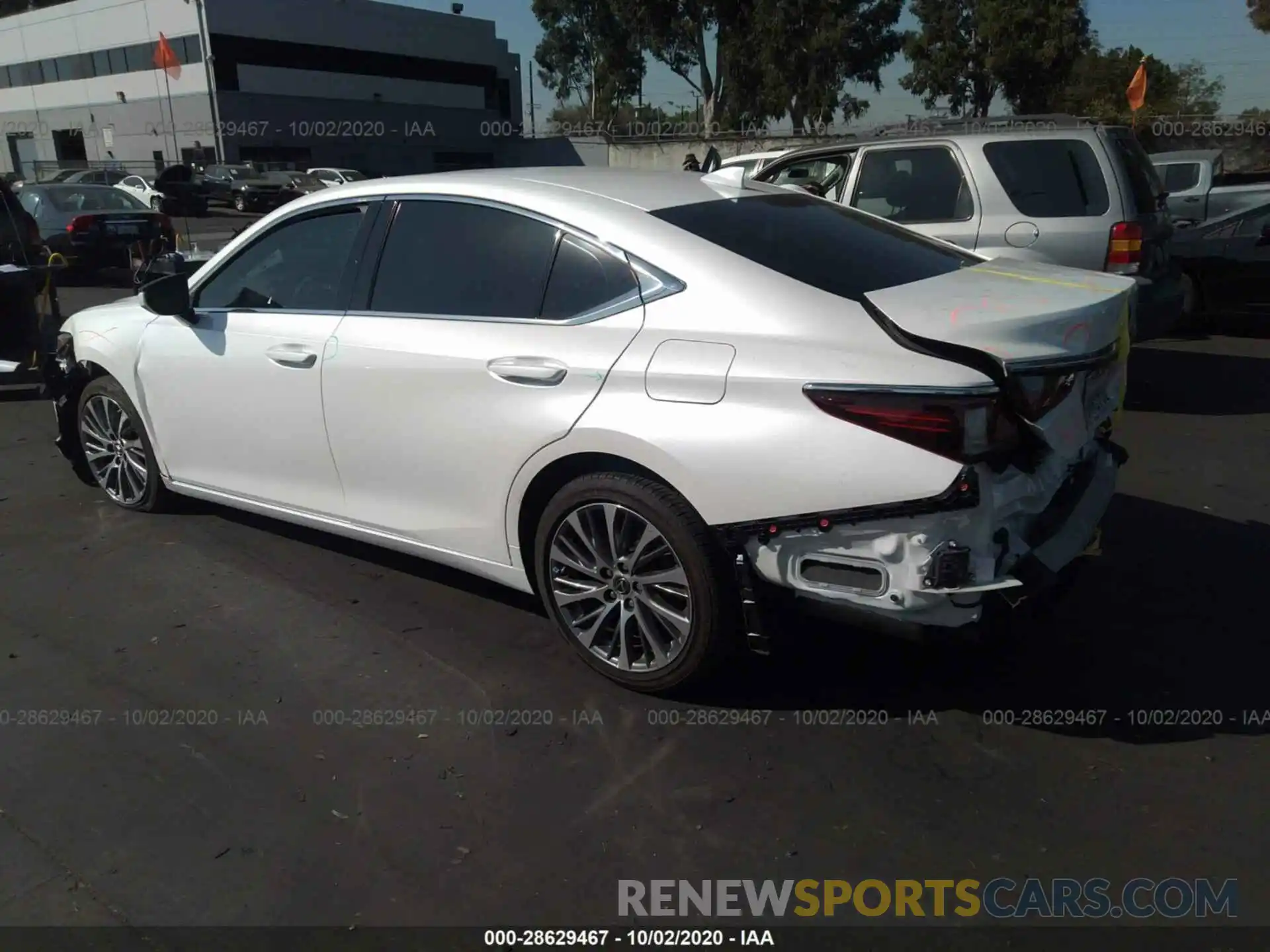 3 Photograph of a damaged car 58ABZ1B12KU050604 LEXUS ES 2019