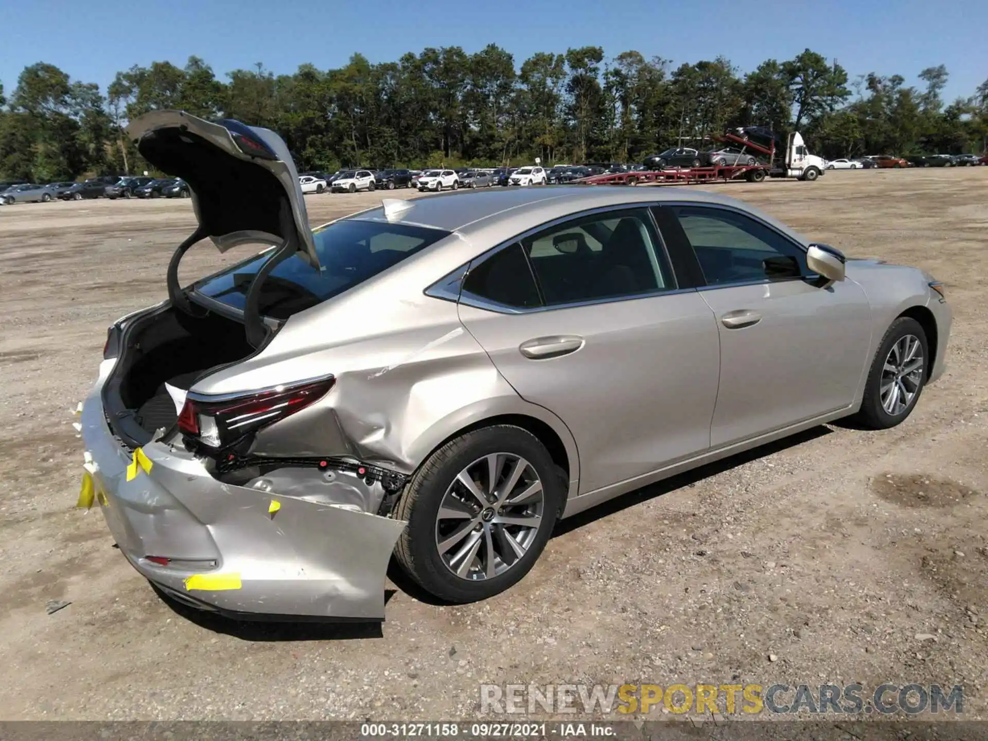 4 Photograph of a damaged car 58ABZ1B13KU002660 LEXUS ES 2019