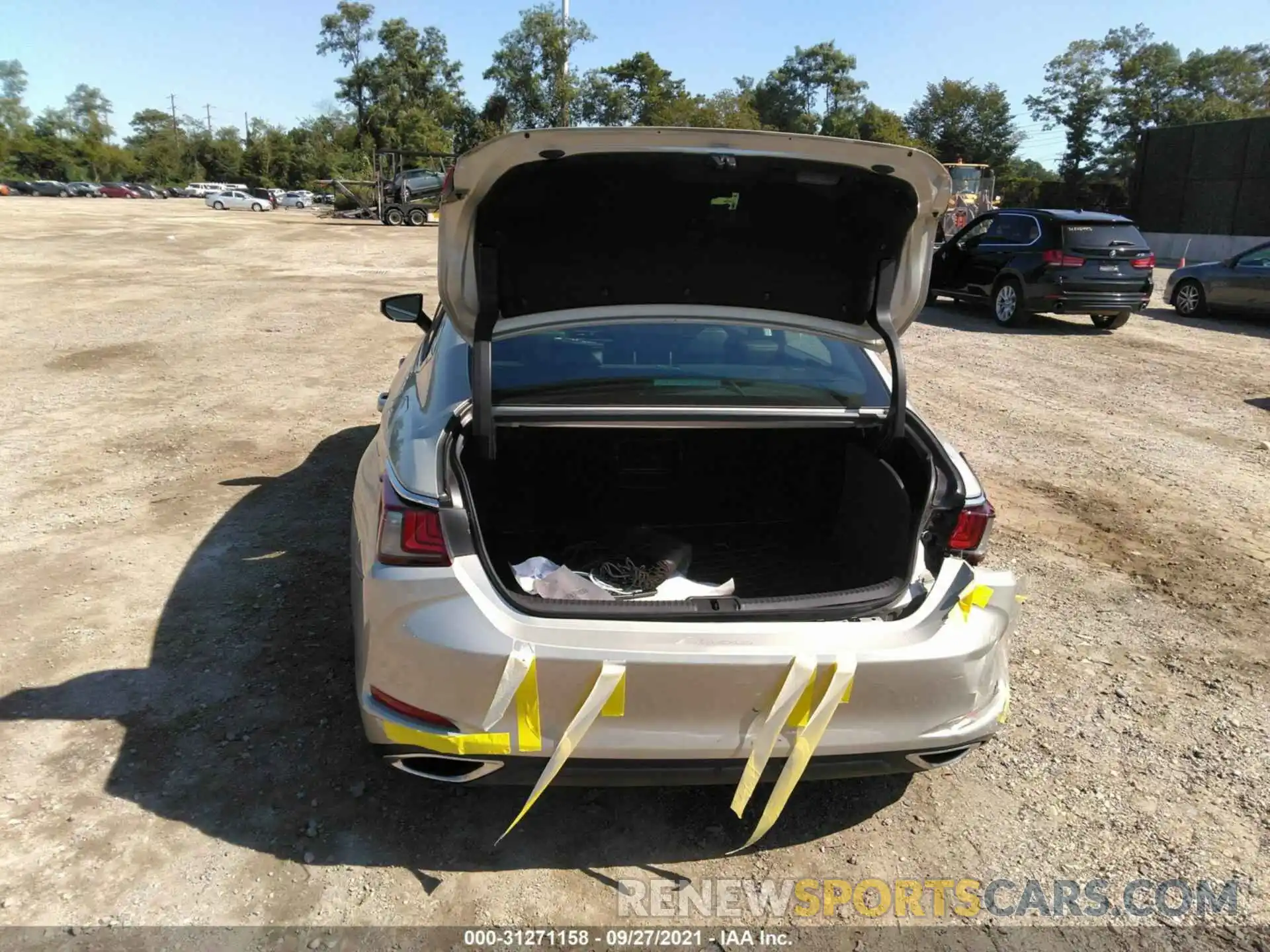 6 Photograph of a damaged car 58ABZ1B13KU002660 LEXUS ES 2019