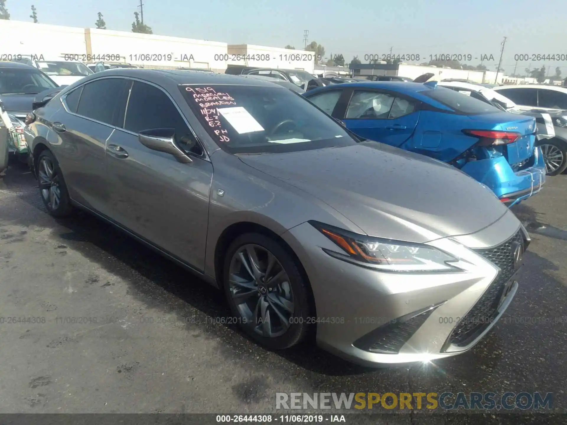 1 Photograph of a damaged car 58ABZ1B13KU005798 LEXUS ES 2019