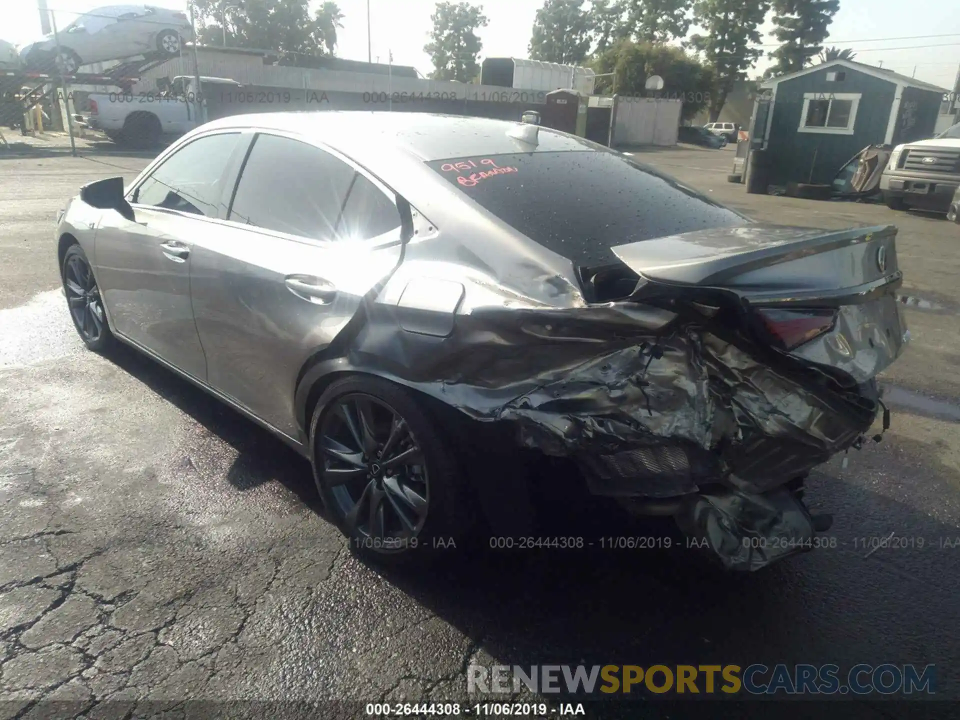 3 Photograph of a damaged car 58ABZ1B13KU005798 LEXUS ES 2019