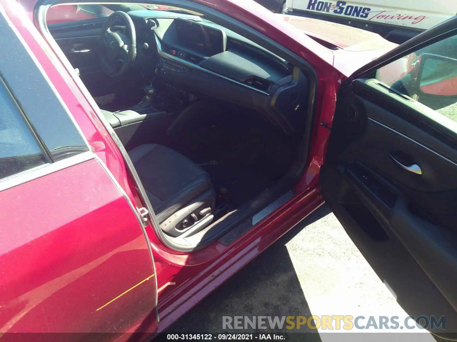 5 Photograph of a damaged car 58ABZ1B13KU011021 LEXUS ES 2019