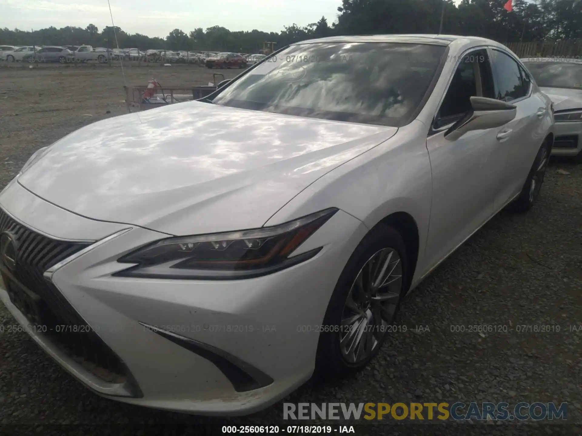 2 Photograph of a damaged car 58ABZ1B13KU013349 LEXUS ES 2019