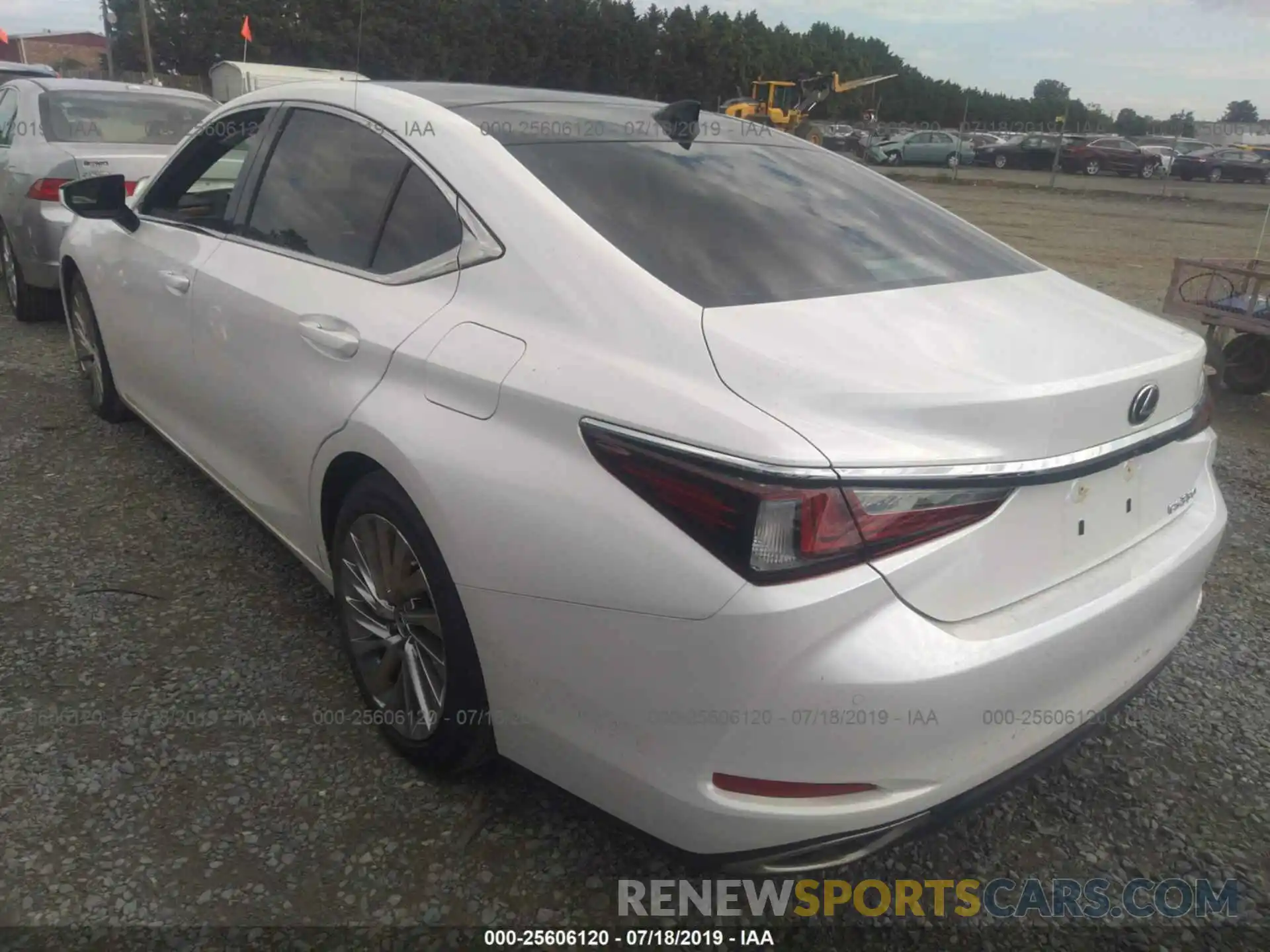 3 Photograph of a damaged car 58ABZ1B13KU013349 LEXUS ES 2019