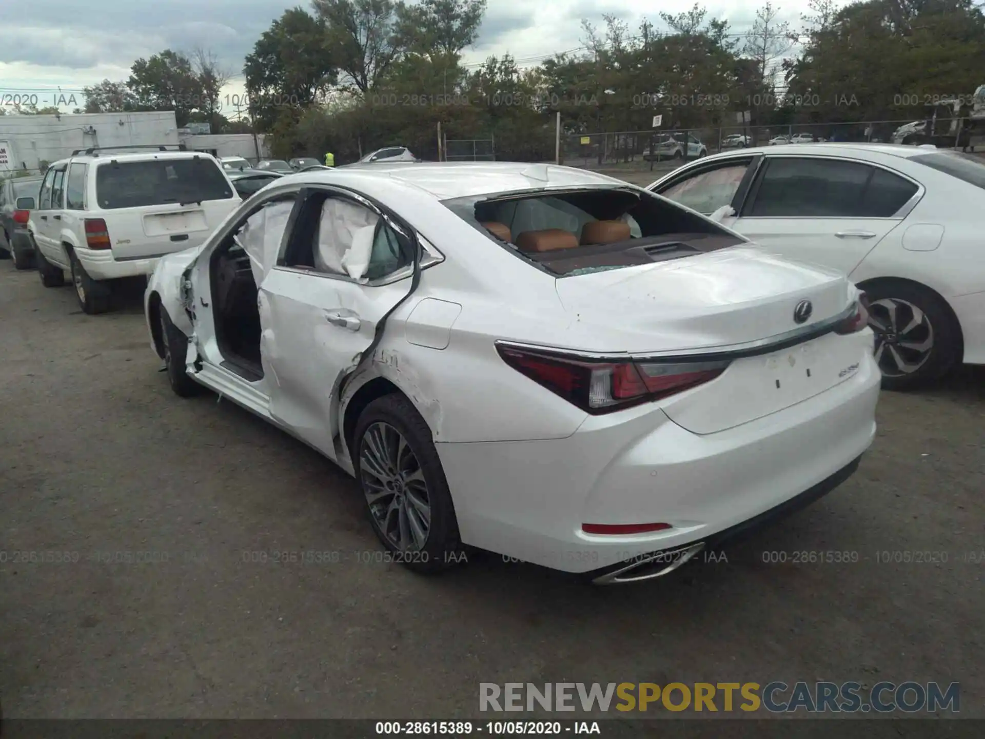 3 Photograph of a damaged car 58ABZ1B13KU014579 LEXUS ES 2019