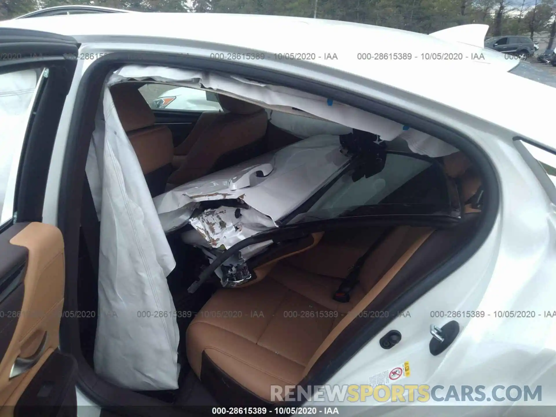 8 Photograph of a damaged car 58ABZ1B13KU014579 LEXUS ES 2019