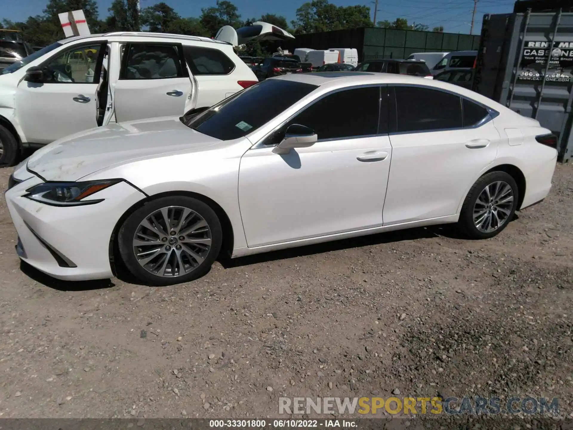 2 Фотография поврежденного автомобиля 58ABZ1B13KU016851 LEXUS ES 2019