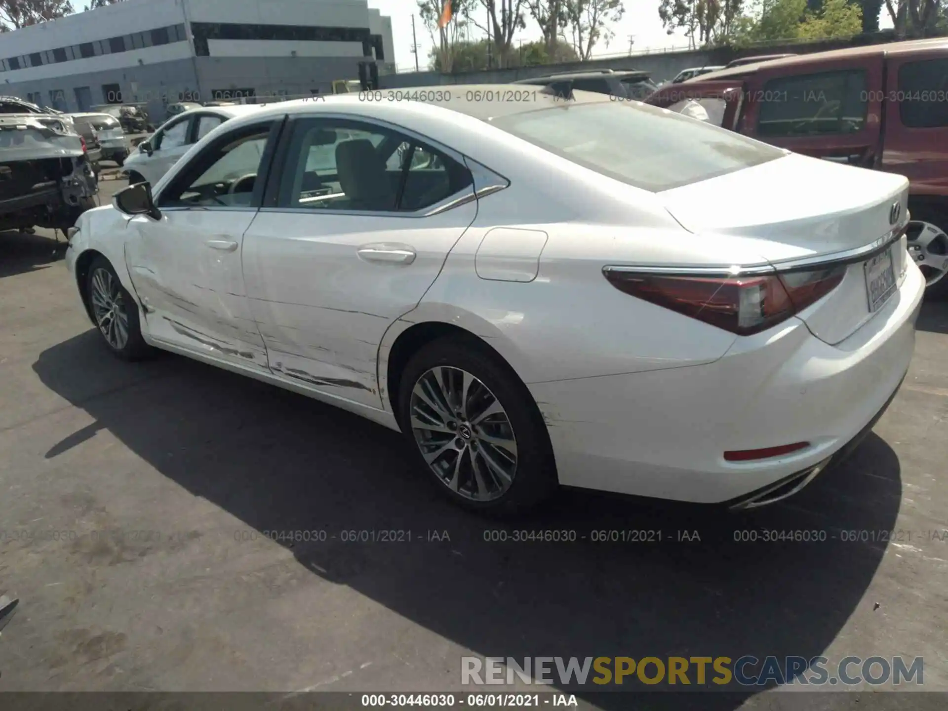 3 Photograph of a damaged car 58ABZ1B13KU020026 LEXUS ES 2019