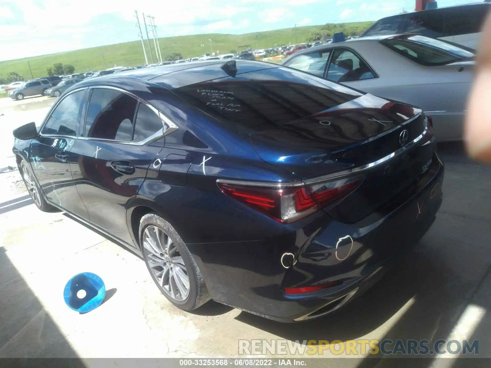 3 Photograph of a damaged car 58ABZ1B13KU026201 LEXUS ES 2019