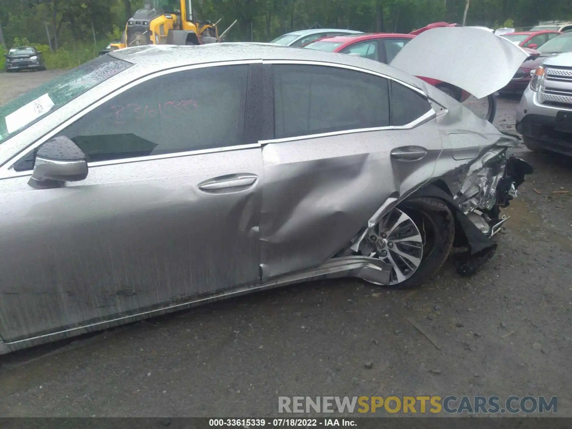 6 Photograph of a damaged car 58ABZ1B13KU039496 LEXUS ES 2019