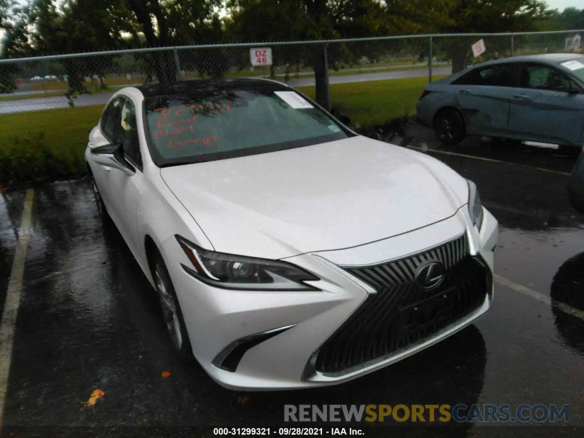 6 Photograph of a damaged car 58ABZ1B13KU041538 LEXUS ES 2019