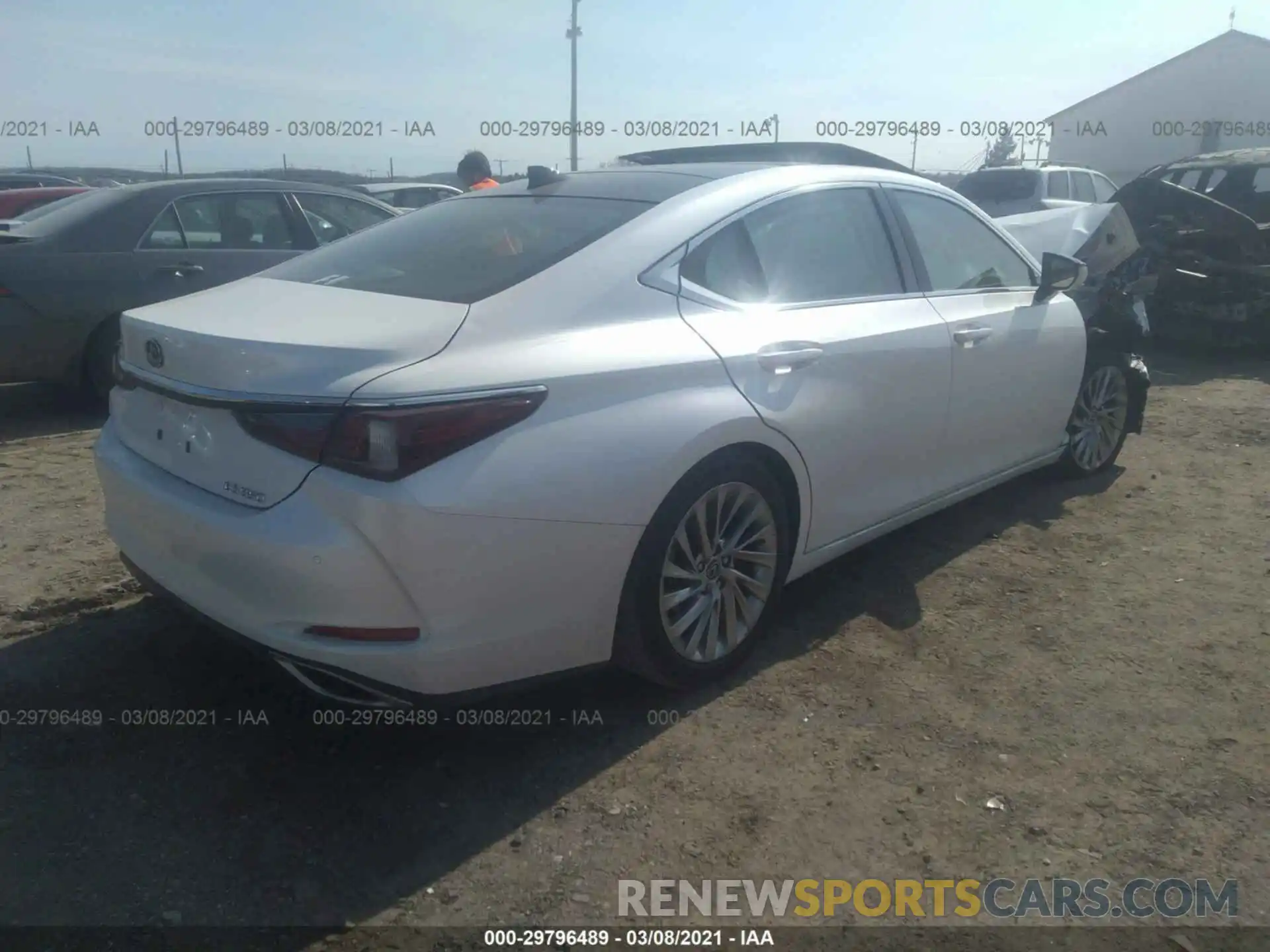 4 Photograph of a damaged car 58ABZ1B13KU042849 LEXUS ES 2019