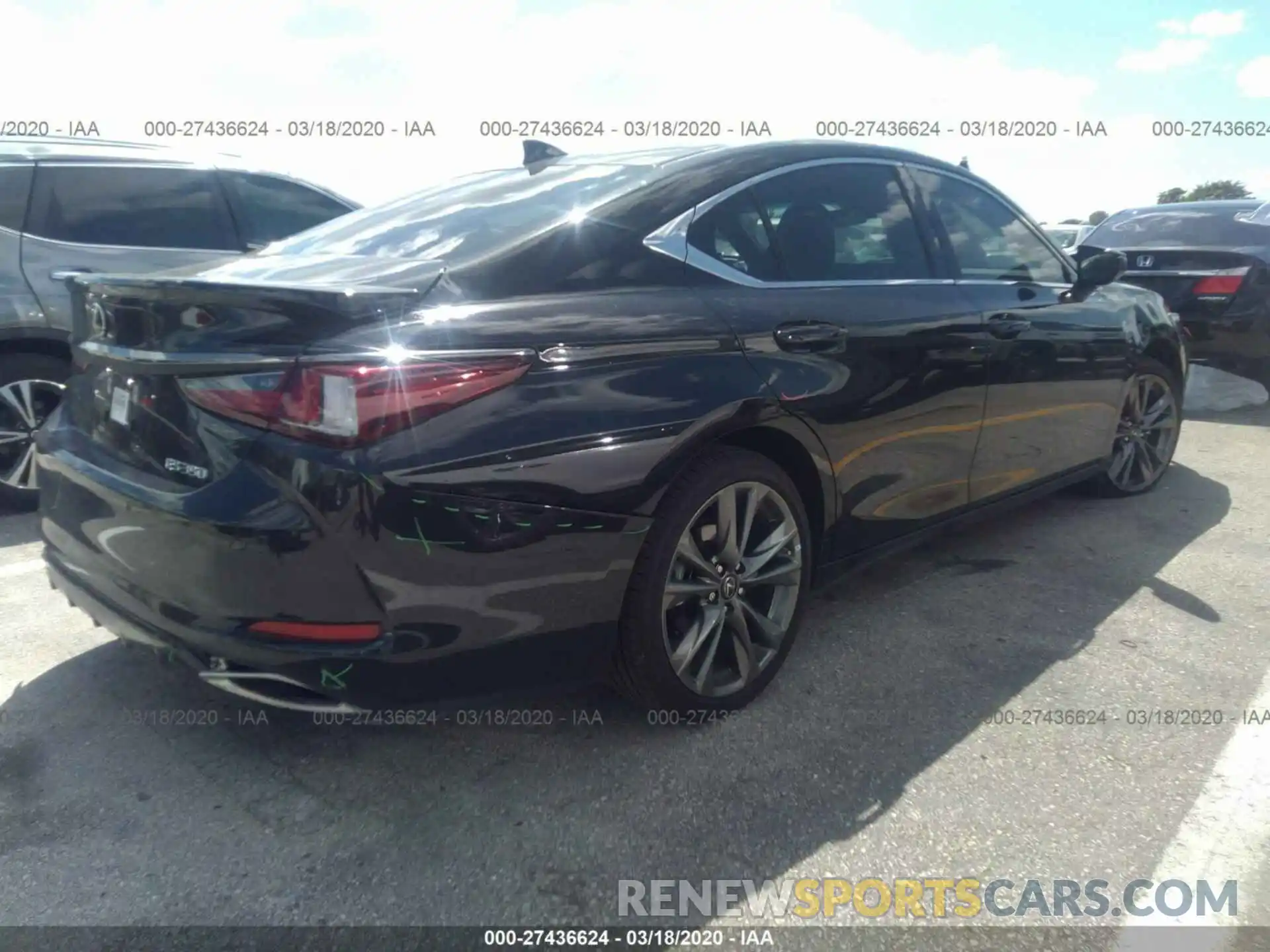 4 Photograph of a damaged car 58ABZ1B13KU046500 LEXUS ES 2019