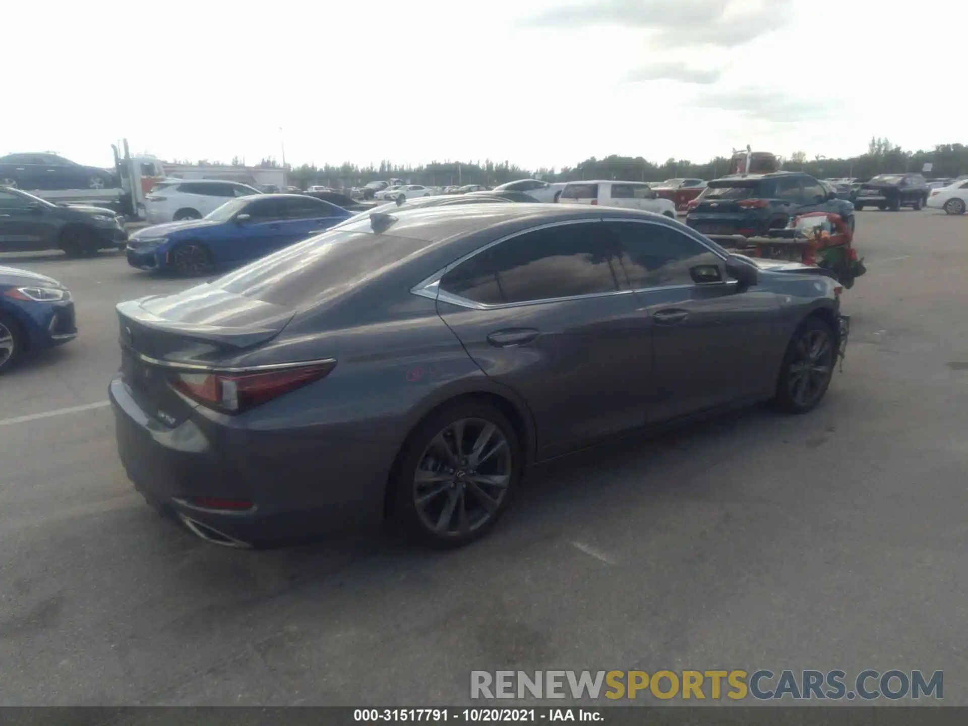 4 Photograph of a damaged car 58ABZ1B13KU049493 LEXUS ES 2019