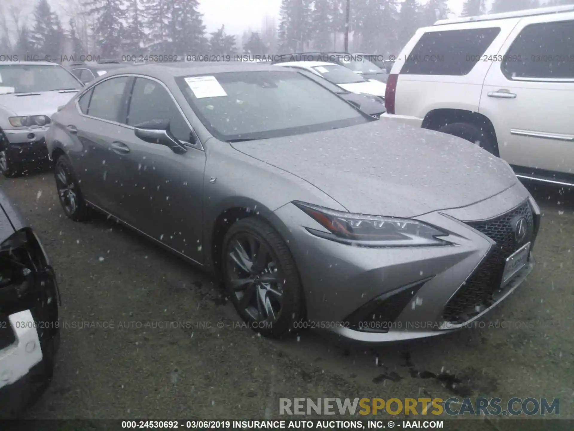 1 Photograph of a damaged car 58ABZ1B14KU001811 LEXUS ES 2019