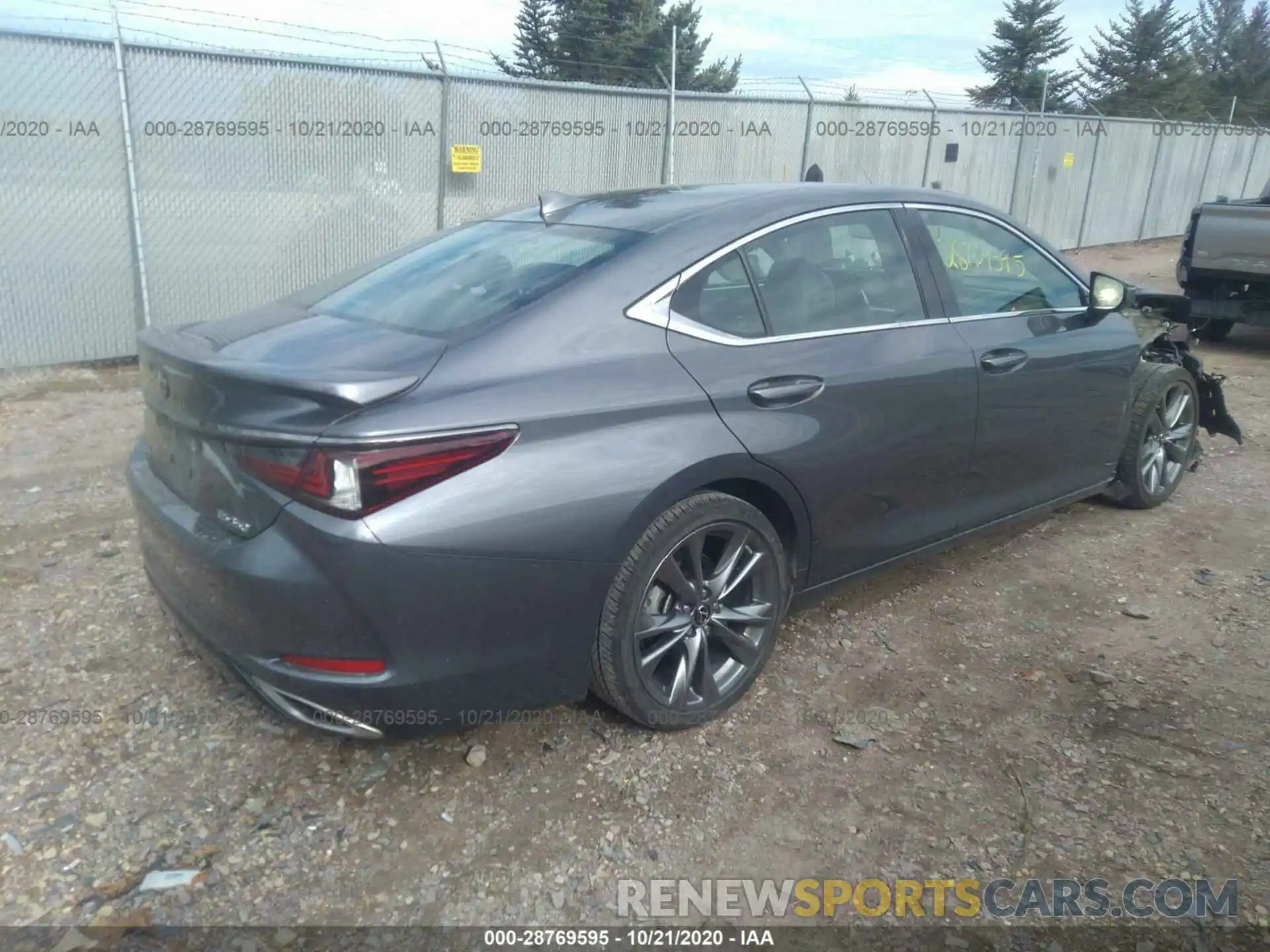 4 Photograph of a damaged car 58ABZ1B14KU002425 LEXUS ES 2019