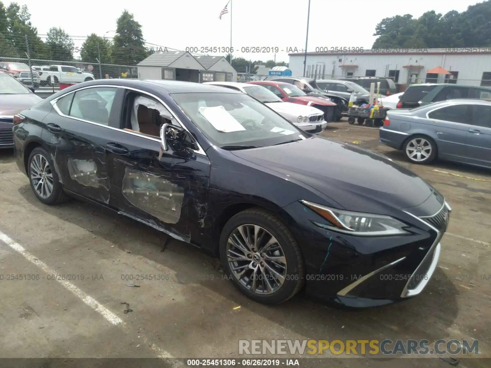 1 Photograph of a damaged car 58ABZ1B14KU006524 LEXUS ES 2019