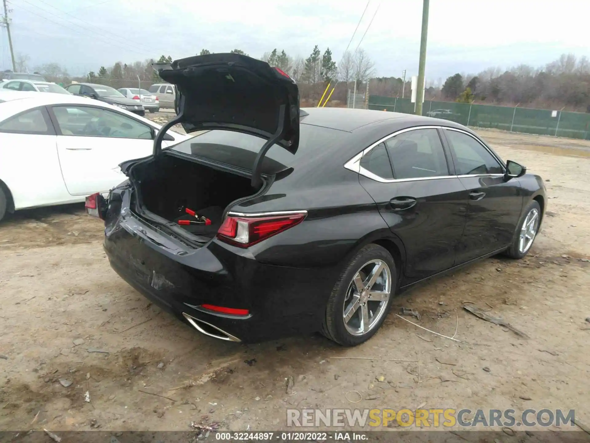 4 Photograph of a damaged car 58ABZ1B14KU007494 LEXUS ES 2019