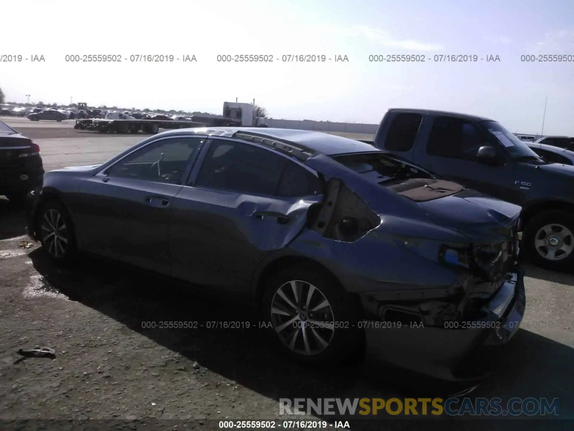 3 Photograph of a damaged car 58ABZ1B14KU012114 LEXUS ES 2019