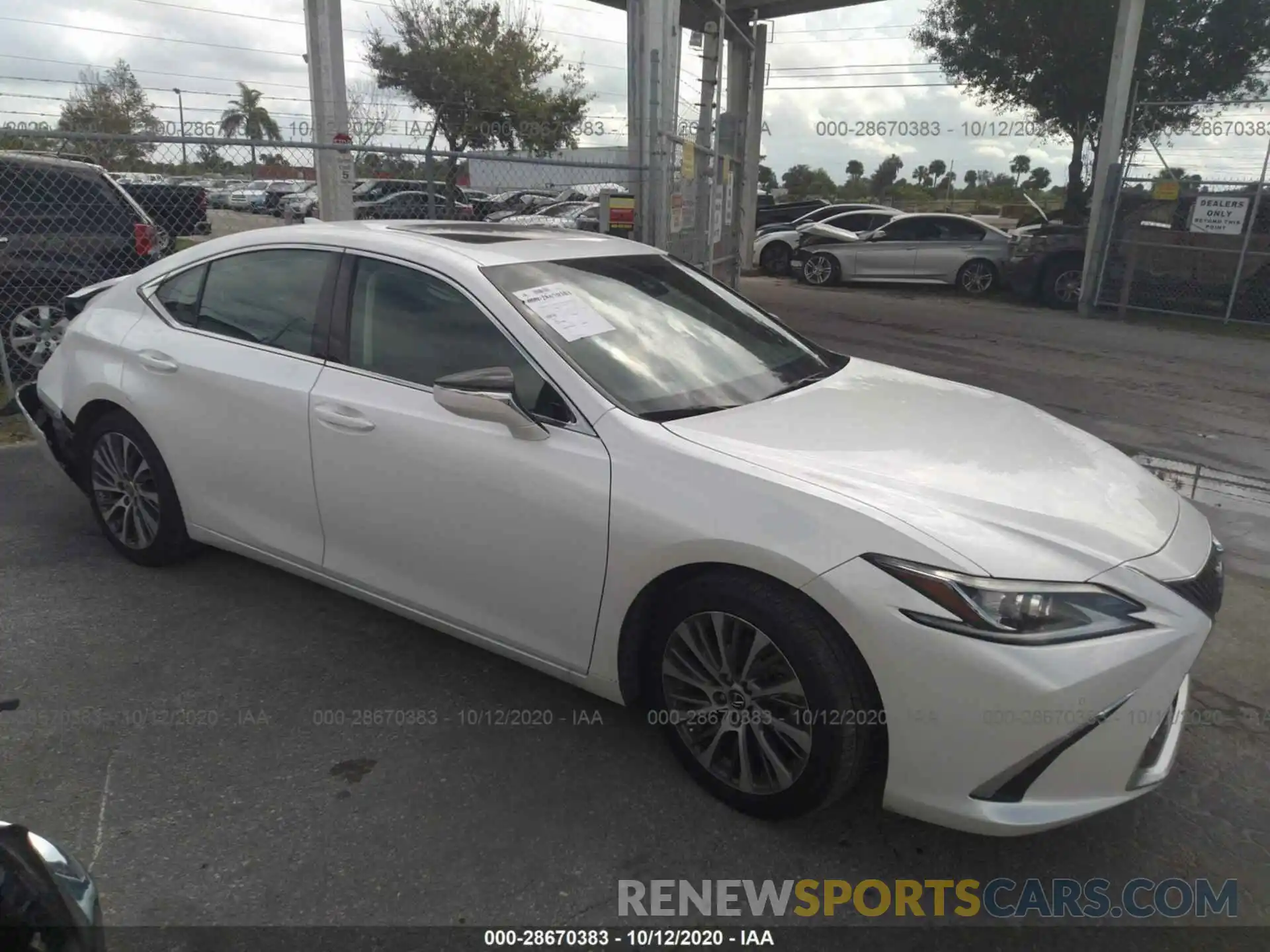 1 Photograph of a damaged car 58ABZ1B14KU014493 LEXUS ES 2019