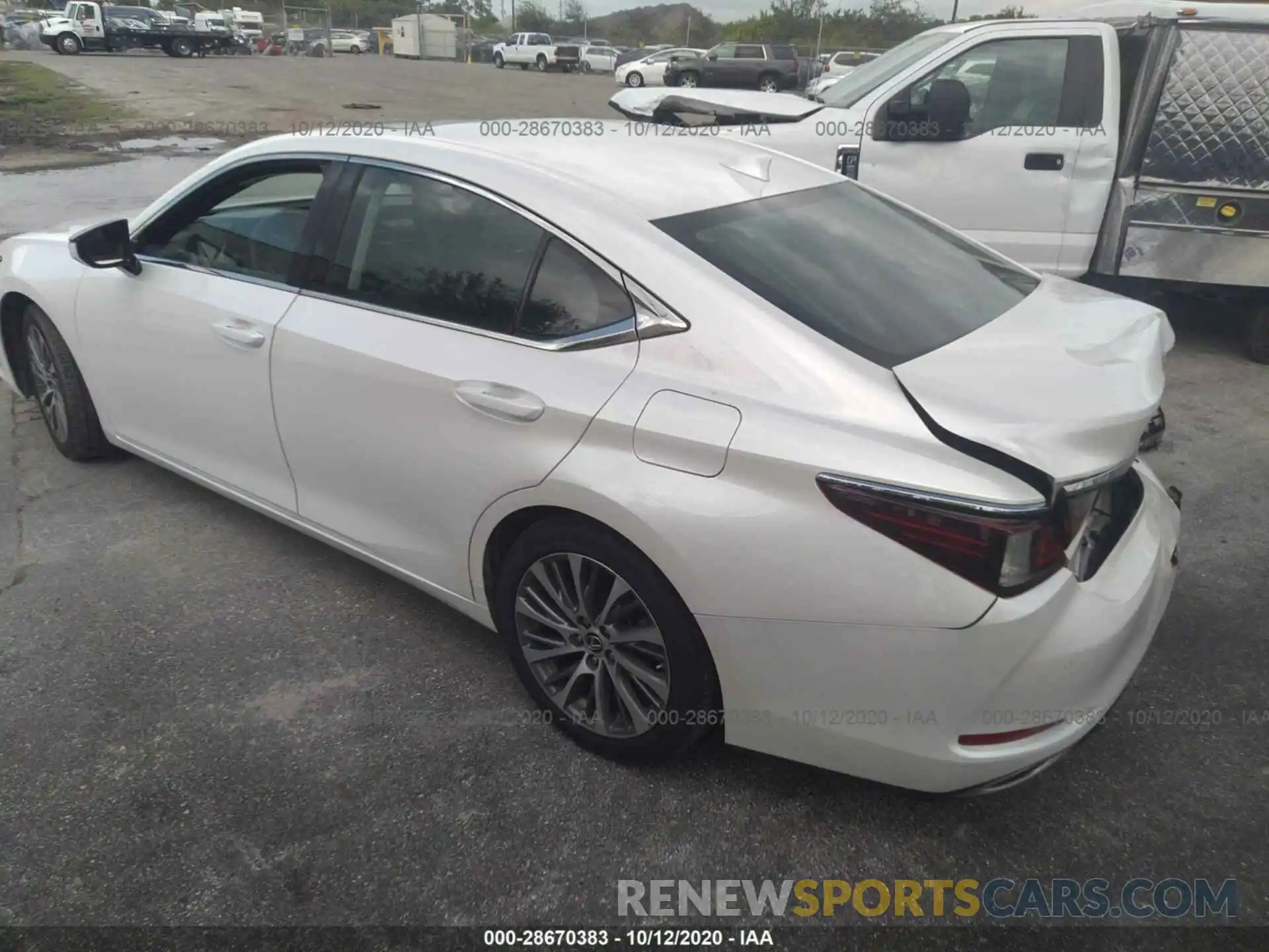 3 Photograph of a damaged car 58ABZ1B14KU014493 LEXUS ES 2019