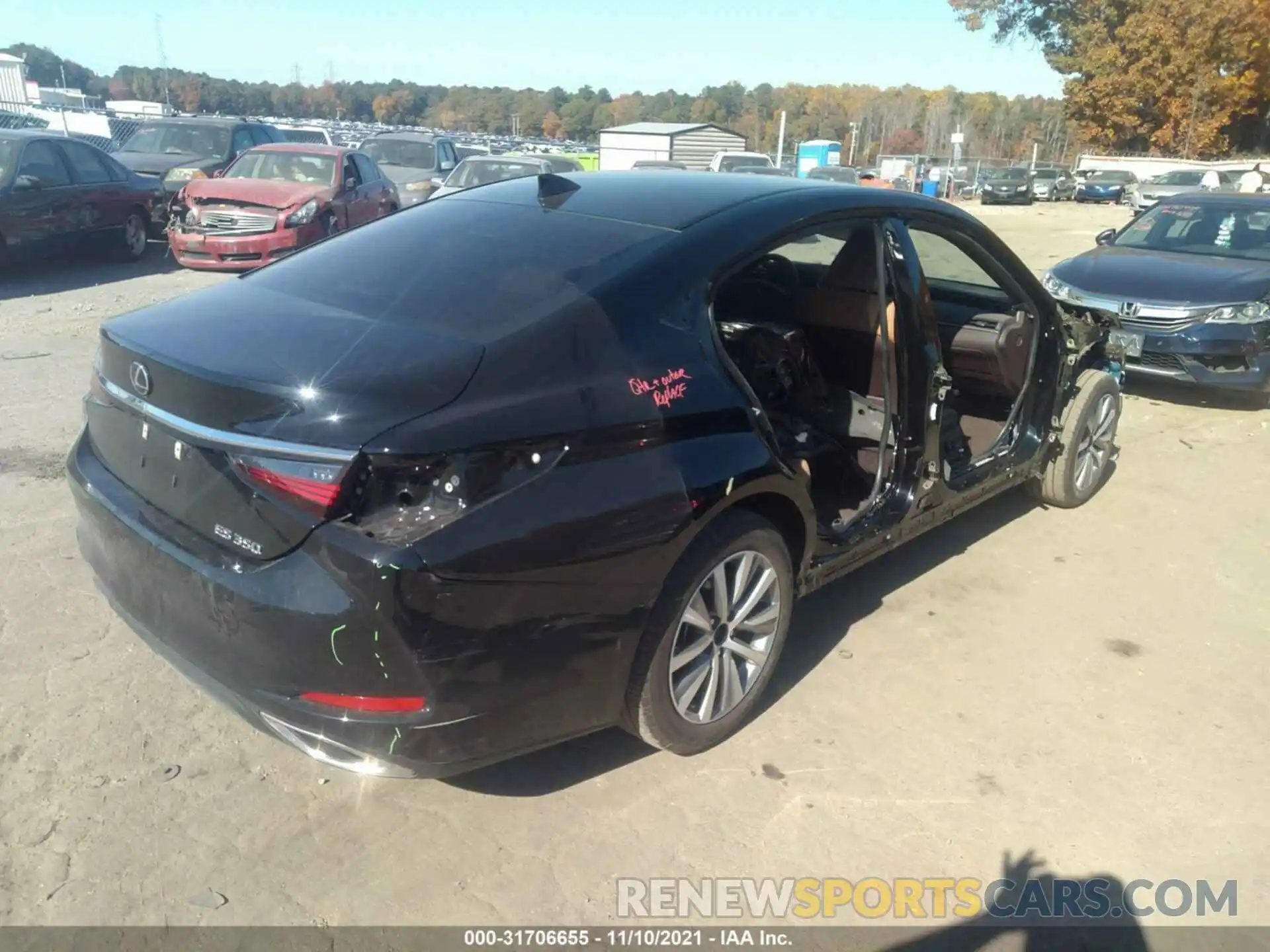 4 Photograph of a damaged car 58ABZ1B14KU017278 LEXUS ES 2019