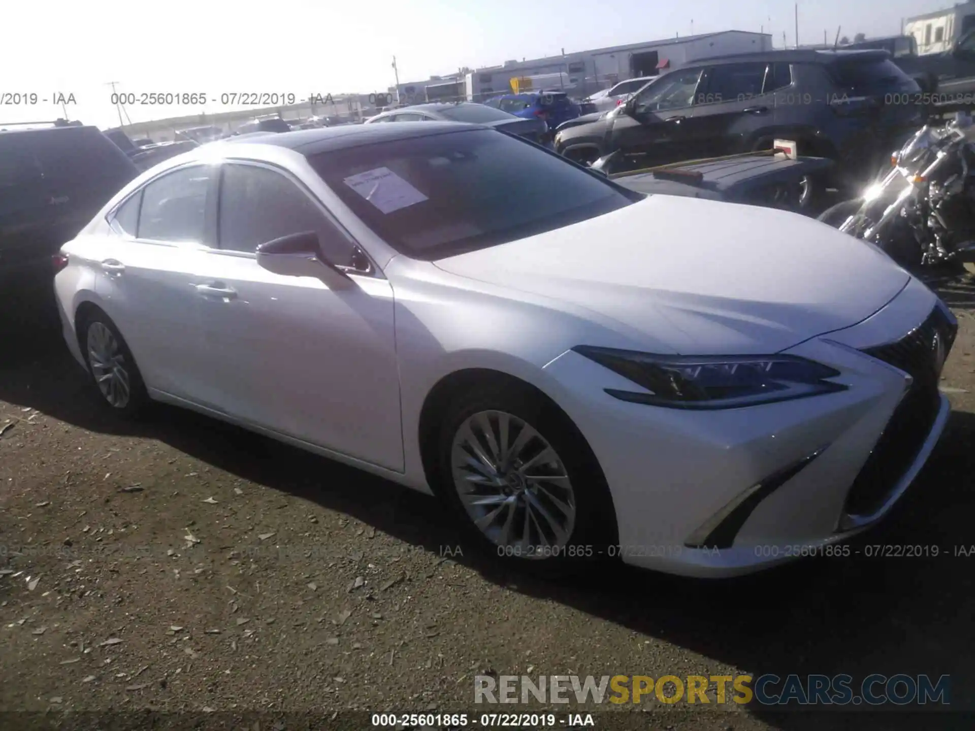 1 Photograph of a damaged car 58ABZ1B14KU028135 LEXUS ES 2019