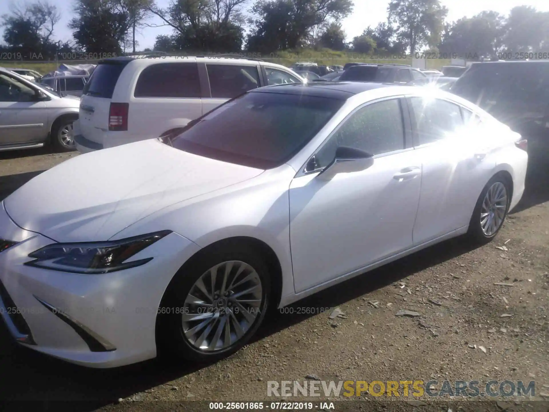 2 Photograph of a damaged car 58ABZ1B14KU028135 LEXUS ES 2019