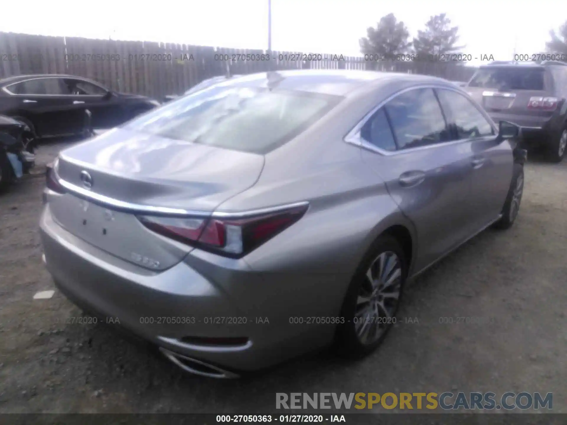 4 Photograph of a damaged car 58ABZ1B14KU029740 LEXUS ES 2019