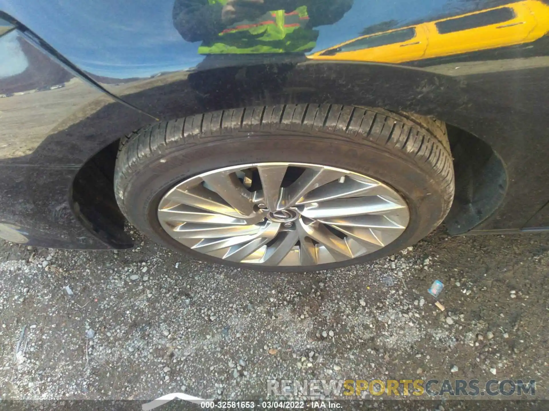 12 Photograph of a damaged car 58ABZ1B14KU032430 LEXUS ES 2019