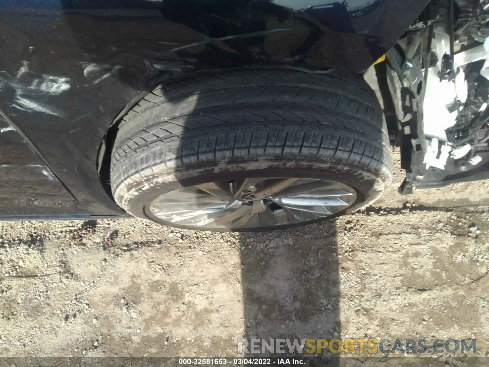 14 Photograph of a damaged car 58ABZ1B14KU032430 LEXUS ES 2019