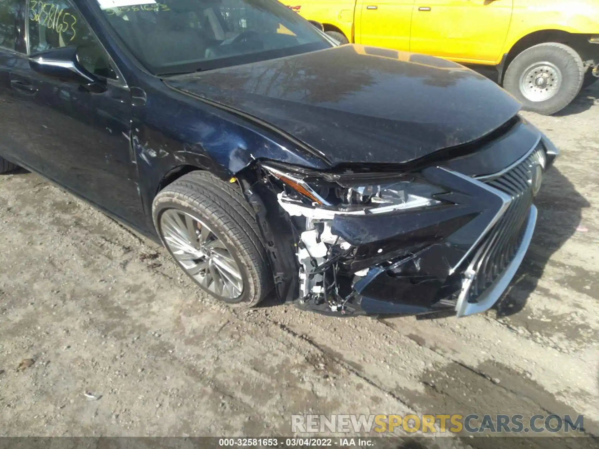 6 Photograph of a damaged car 58ABZ1B14KU032430 LEXUS ES 2019