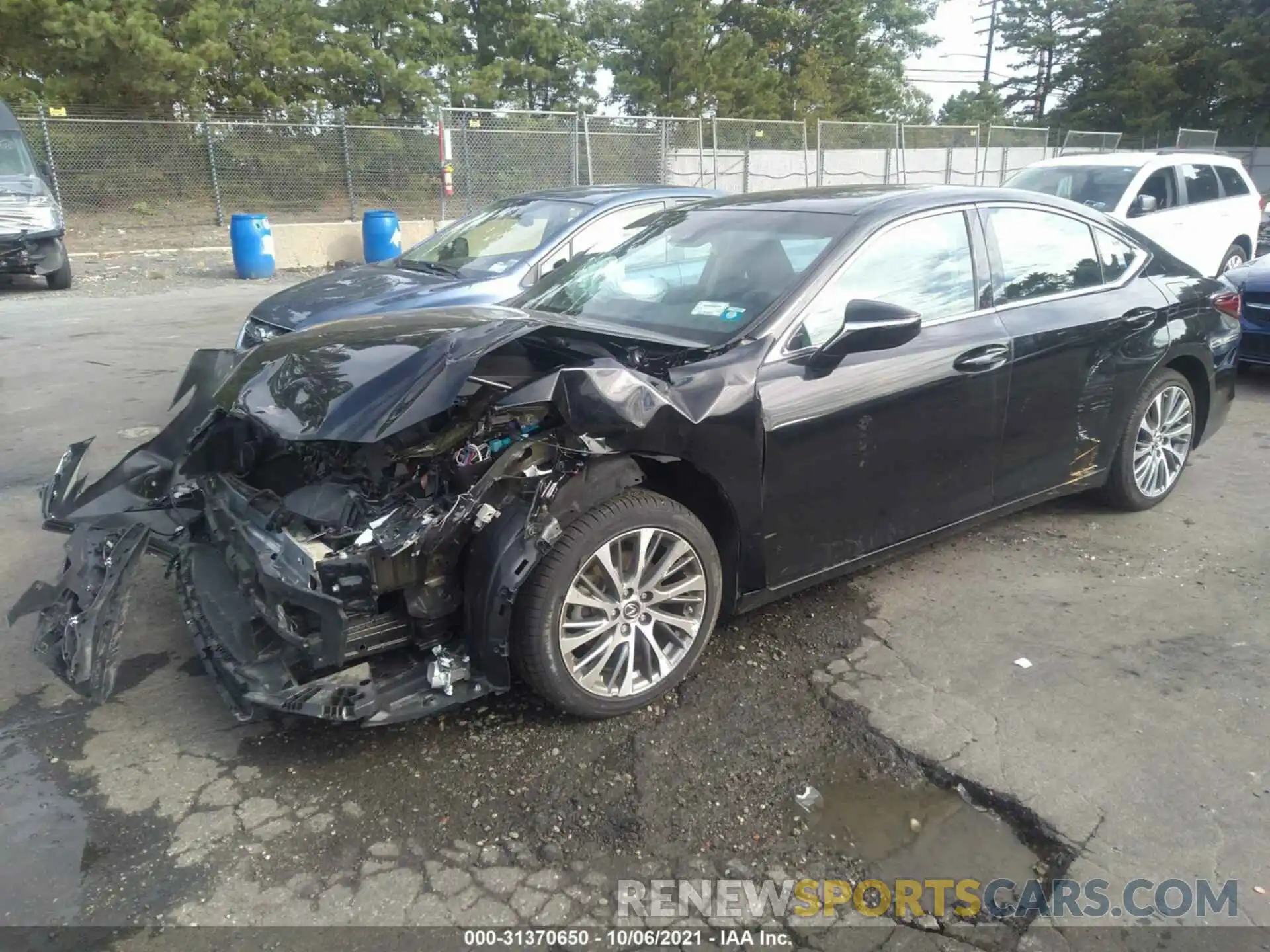 2 Photograph of a damaged car 58ABZ1B14KU032783 LEXUS ES 2019