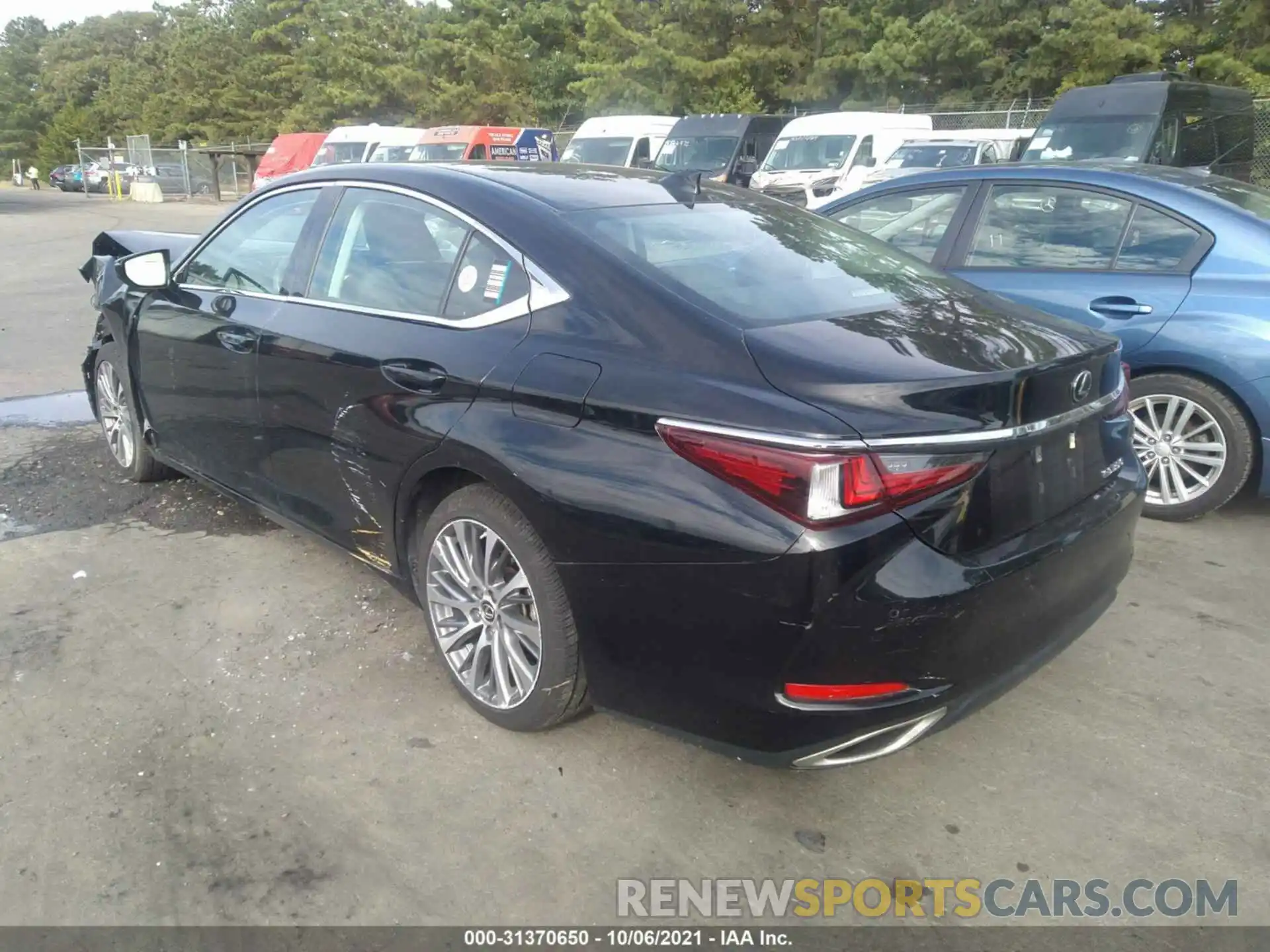 3 Photograph of a damaged car 58ABZ1B14KU032783 LEXUS ES 2019