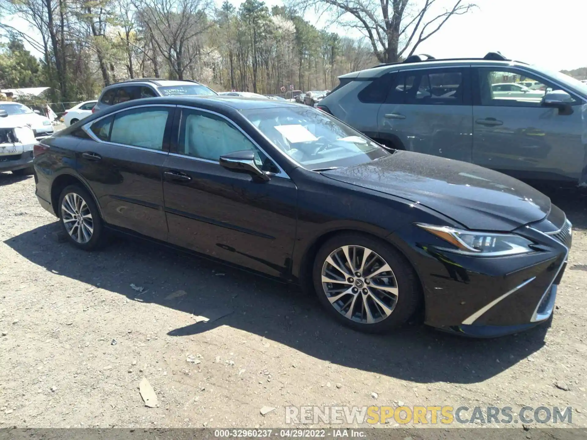 1 Photograph of a damaged car 58ABZ1B14KU033710 LEXUS ES 2019