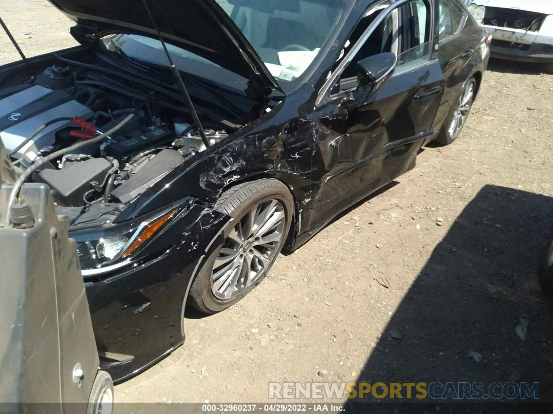 6 Photograph of a damaged car 58ABZ1B14KU033710 LEXUS ES 2019