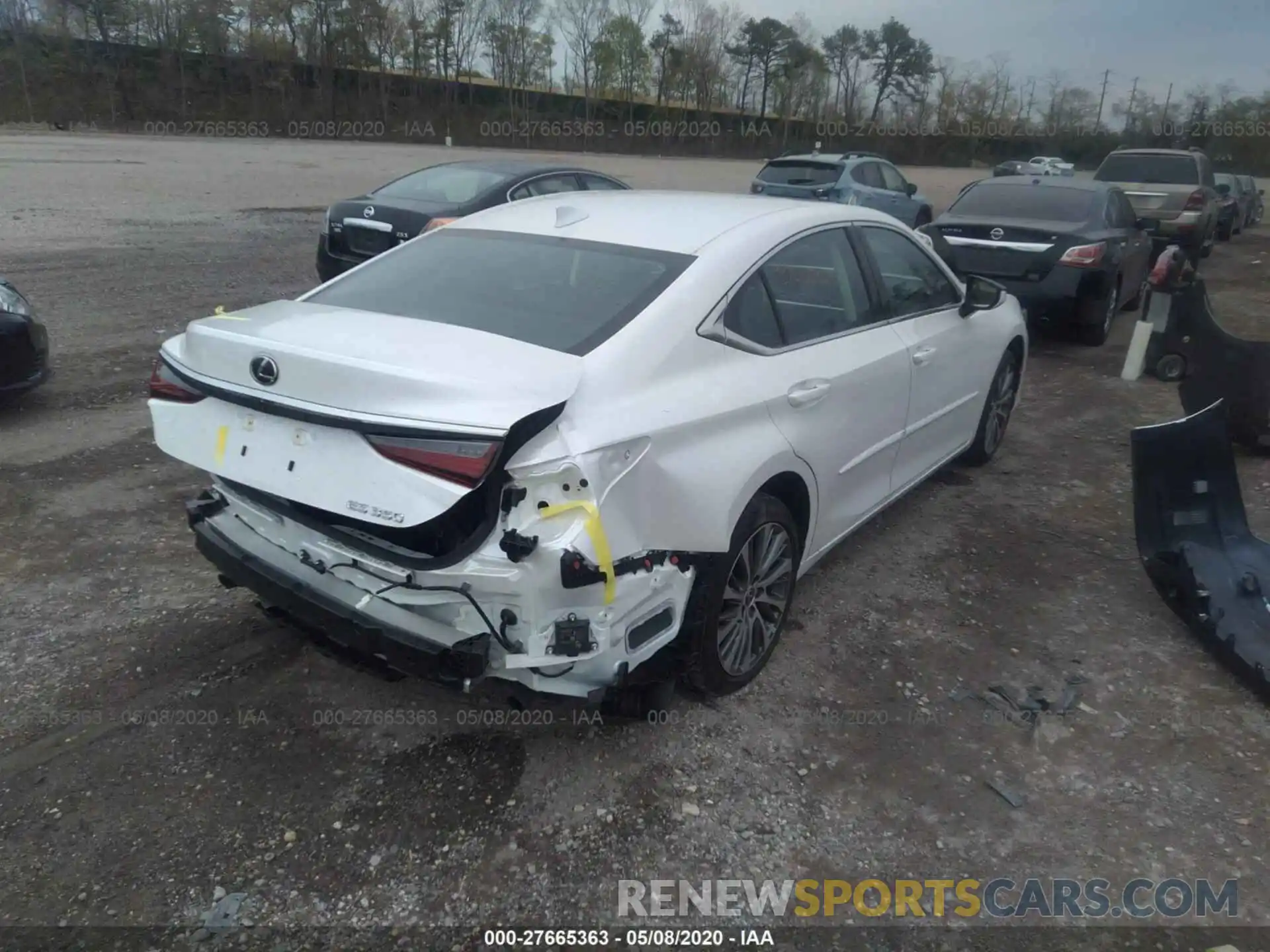 4 Photograph of a damaged car 58ABZ1B14KU050068 LEXUS ES 2019