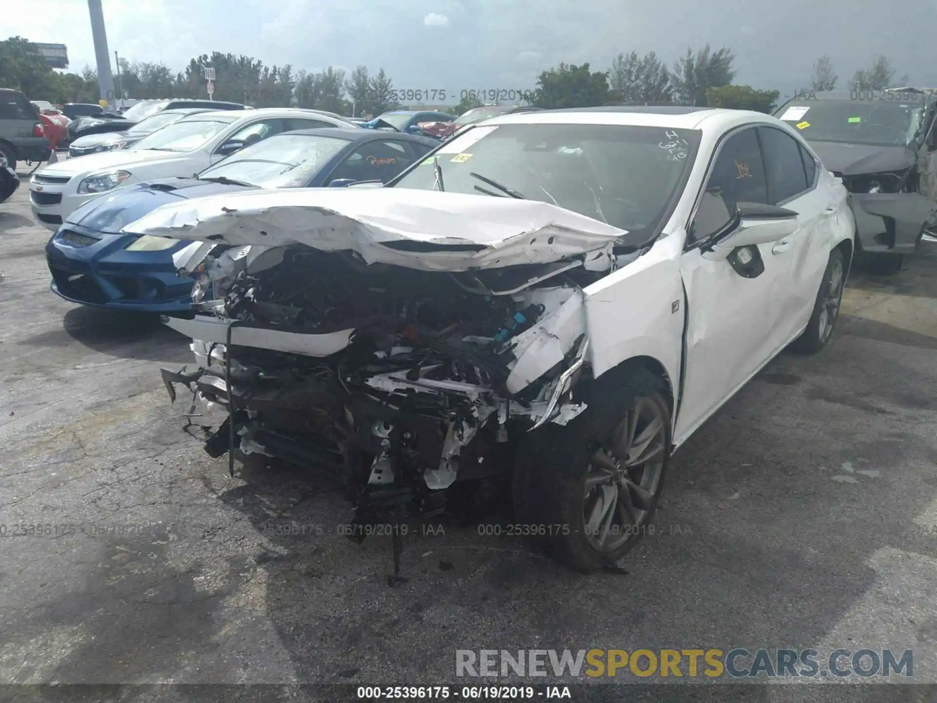 2 Photograph of a damaged car 58ABZ1B15KU006211 LEXUS ES 2019