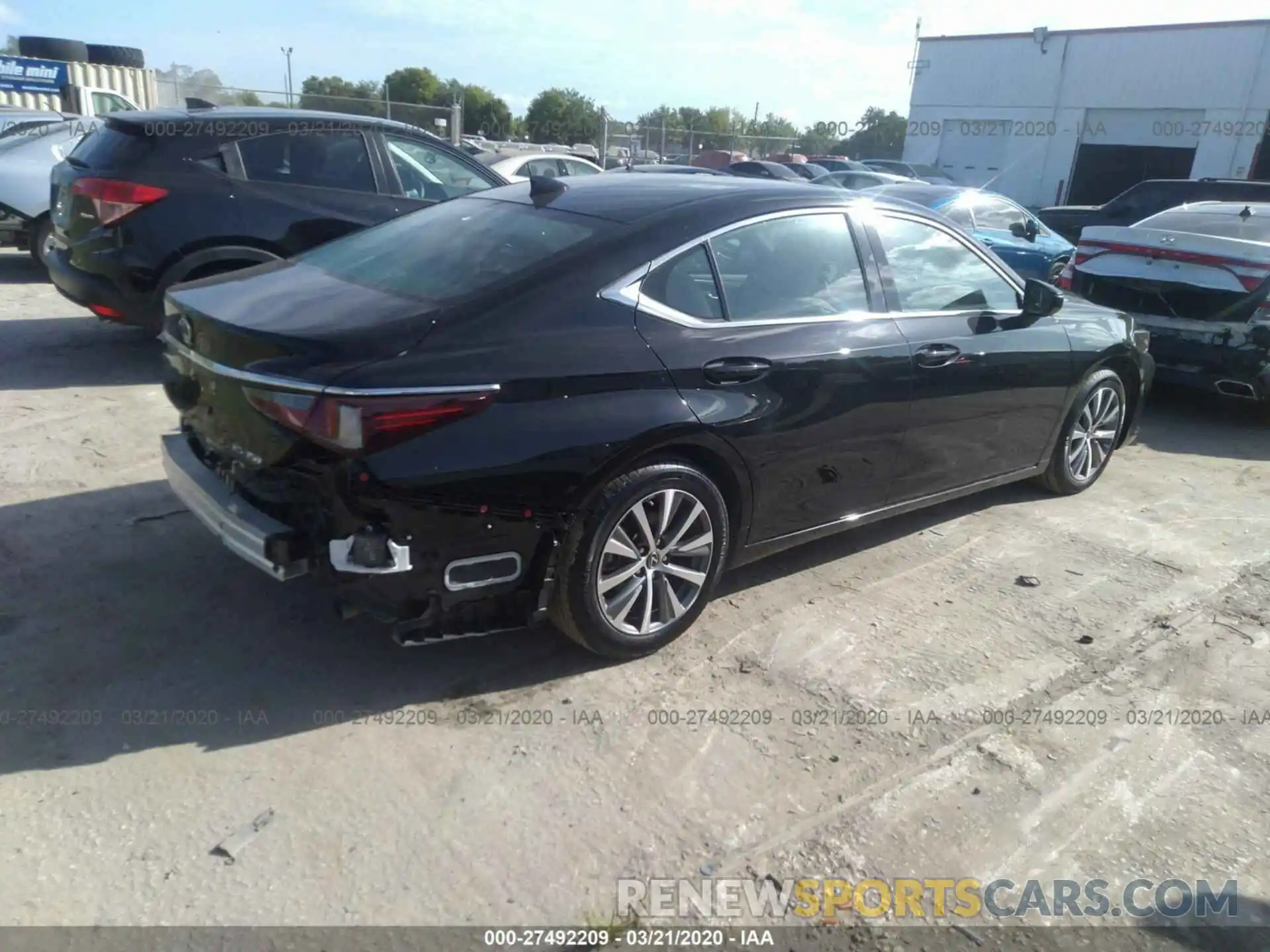 4 Photograph of a damaged car 58ABZ1B15KU007049 LEXUS ES 2019