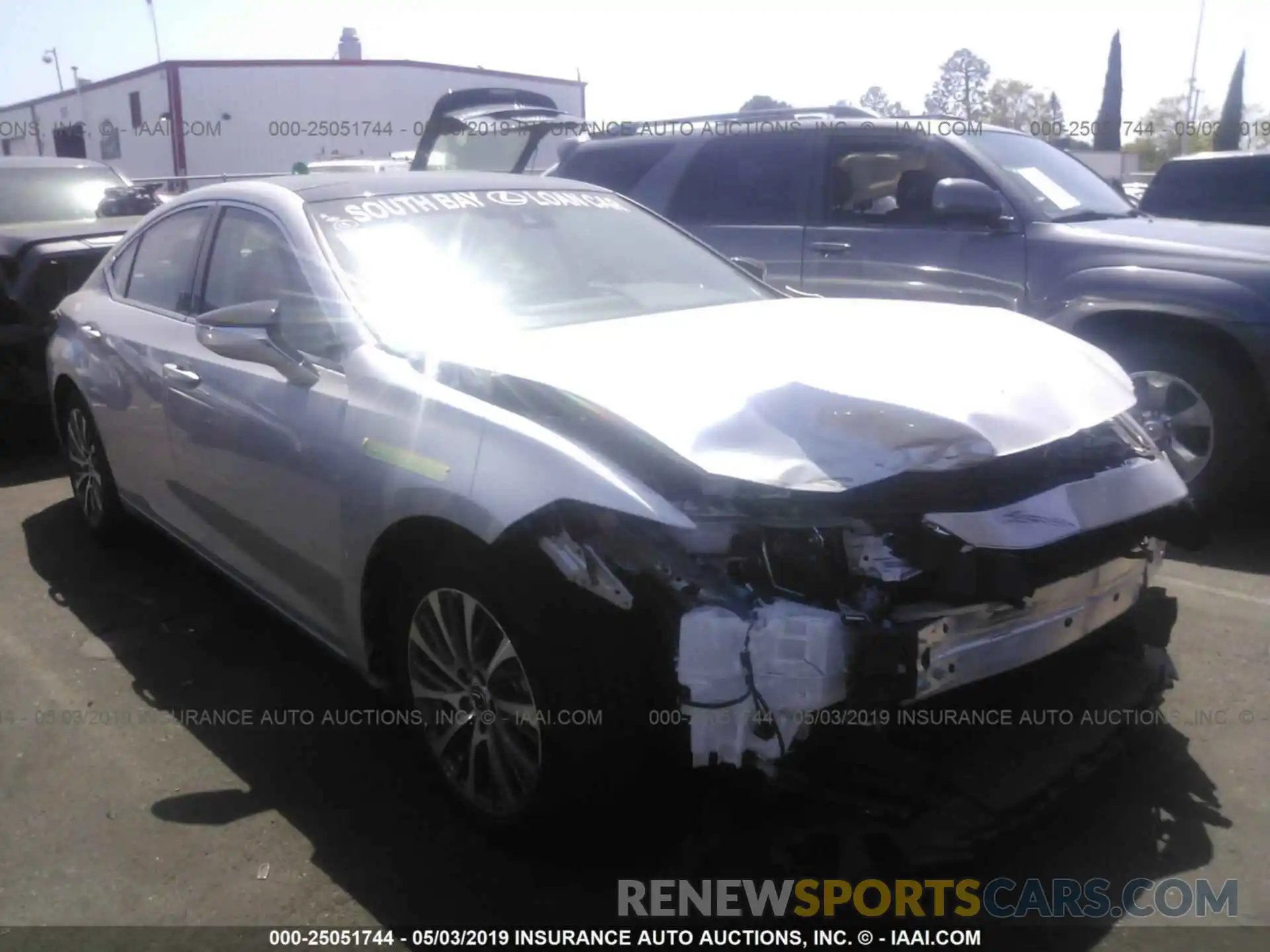 1 Photograph of a damaged car 58ABZ1B15KU007570 LEXUS ES 2019