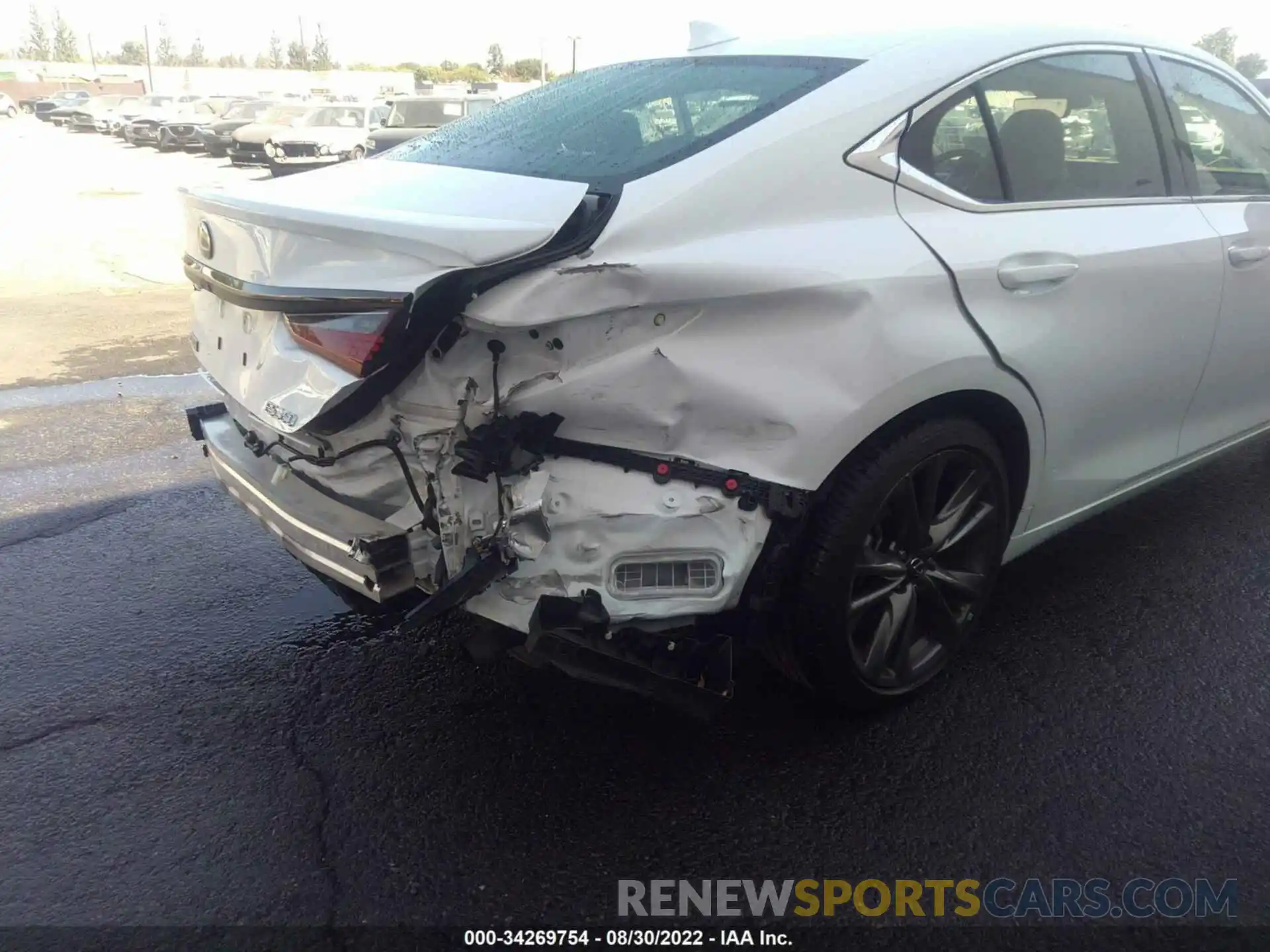 6 Photograph of a damaged car 58ABZ1B15KU013997 LEXUS ES 2019