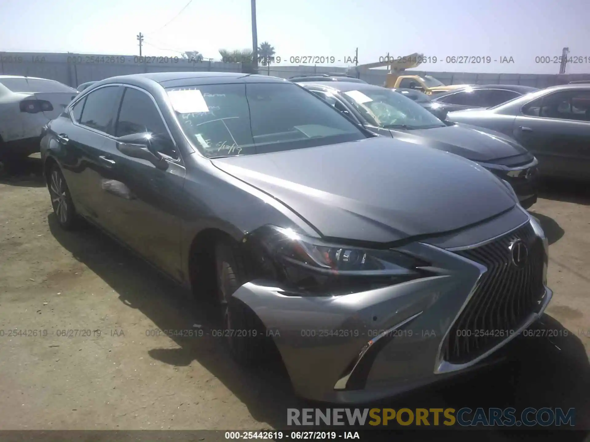 1 Photograph of a damaged car 58ABZ1B15KU014065 LEXUS ES 2019