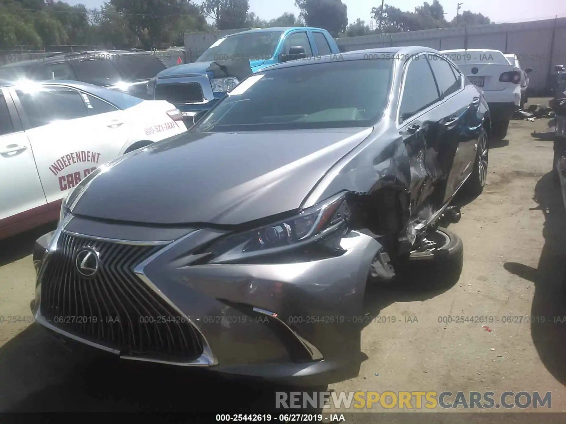 2 Photograph of a damaged car 58ABZ1B15KU014065 LEXUS ES 2019