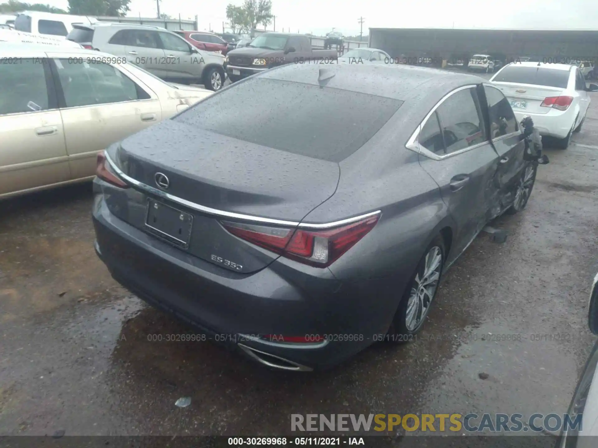 4 Photograph of a damaged car 58ABZ1B15KU016995 LEXUS ES 2019