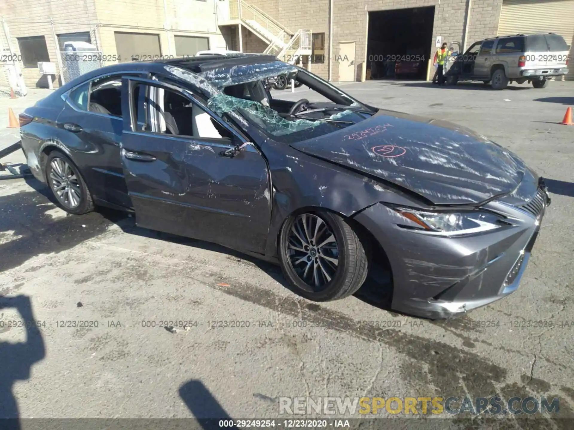 1 Photograph of a damaged car 58ABZ1B15KU026989 LEXUS ES 2019